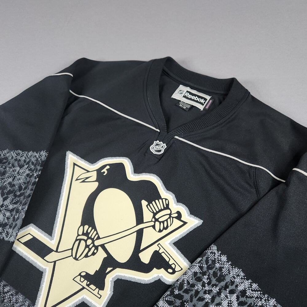 NHL Pittsburgh Penguins Women's Reebok Hockey Jersey size Medium